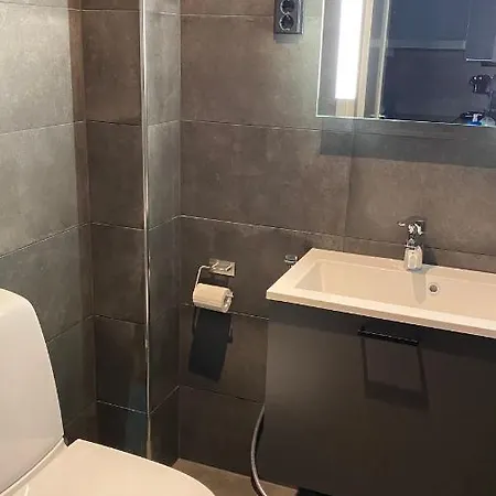 Levin Kunkku, B7 Леви